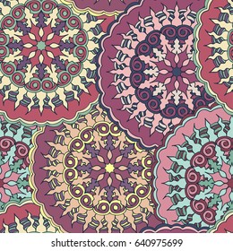 Seamless round ornament pattern. Vintage decorative elements. Oriental pattern.
