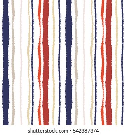 Nahtlose Streifenmuster. Vertikale Linien mit zerrissenem Papiereffekt. Randstruktur. Grau, orange, violett auf weißem Hintergrund. Vektorgrafik