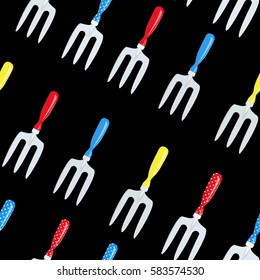 seamless texture with small gardening rakes on black background