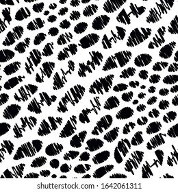 Seamless vector cheetah pattern. Animal skin background. Hand drawn spots wildlife design. For fabric, textile, wrapping, cover, web etc. 10 eps. 