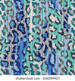 Vector sin problemas. Colorida piel de animal leopardo abstracto con fondo texturado de tela. Todo para diseños de superficie. Se puede repetir infinitamente.