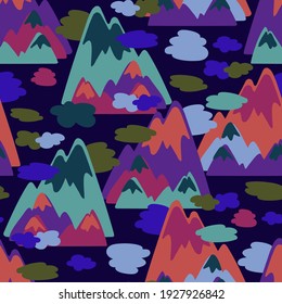 Patrón de color vectorial sin foco de una silueta de montaña con nubes en tonos oscuros. El diseño es perfecto para textiles, antecedentes, publicidad, papel de embalaje, papel de oficina, decoraciones