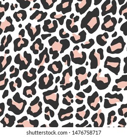 Seamless vector leopard fur pattern. Stylish fashionable wild leopard print. Animal print beige gradient 10 eps background for fabric, textile, design, cover, wrapping.