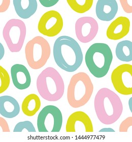 Seamless vector pattern with circles on a white background.