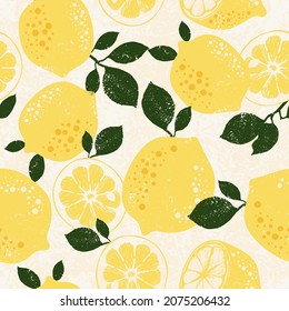 Seamless vector pattern of lemons with leaves on a grunge background. Citruses in doodle style. Sketch of fresh tropical fruits, healthy food. A repeating sample with a retro effect.