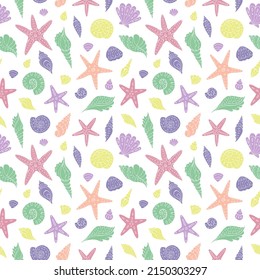 Patrón vectorial sin foco con boceto de conchas marinas y estrellas marinas . Patrón vectorial sin costuras en el mar. Impresión decorativa para envolturas, papel pintado y tela. 