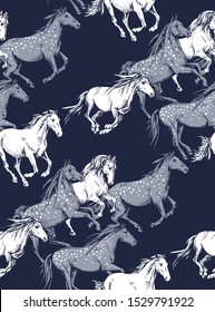 Patrón de papel pintado sin problemas. Los hermosos caballos blancos y grises en un fondo azul oscuro. Composición textil, impresión a mano. Ilustración vectorial.