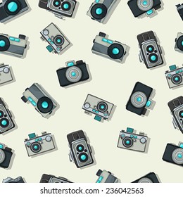 Seamless wallpaper pattern with sketchy vintage camera