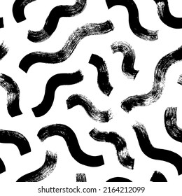 Seamless wavy short line pattern. Abstract geometric ornament in Memphis style. Hand drawn sea modern vector background. Messy doodles, bold curvy lines pattern. Grunge bold black brush strokes. 