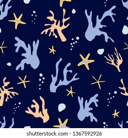 Seaweeds handdrawn seamless pattern. Marine plants vector. Corals and starfish in flat style. Underwater life background