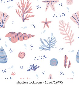 Seaweeds and shells hand drawn seamless pattern. Marine life vector wrapping paper. Conch and scallop in scandinavian style. Water drops and corals. Underwater plants and animals textile ornament 