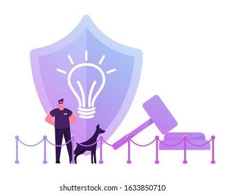 Homem de segurança usando óculos escuros e roupas escuras Stand com Doberman Dog em enorme escudo com ícone de lâmpada brilhante e Gavel protegendo a lei de patentes e autoria. Ilustração de vetor de desenhos animados