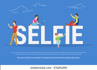 Ilustração conceito selfie de jovens estudantes usando smartphones com varas para tirar fotos auto. Pessoas planas em pé e sentado perto de letras selfie