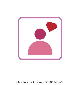 Enviando un icono de mensaje con corazón rojo sobre fondo blanco.