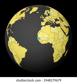 Senegal en el globo oscuro con mapa del mundo amarillo. País resaltado con color azul. La proyección mundial por satélite se centró en el Senegal. Impresionante ilustración vectorial.