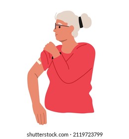 La anciana Gray Haired Lady Touch Shoulder después de la vacunación. La atención de la salud de las ancianas está aislada en el fondo blanco. Personas De Edad Avanzada Inmunización, Concepto De Vacunación. Ilustración del vector de dibujos animados