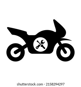 Centro de servicio para corregir el icono de silueta de moto. Taller de Motocicletas Pictograma de glifo. Motocicleta con llave, concepto de reparación del destornillador. Icono de mantenimiento de transporte. Ilustración de vectores aislados.