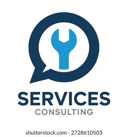 Logotipo de consultoría de servicios con llave en icono de burbuja de discurso