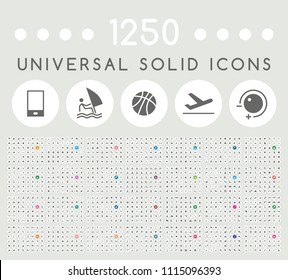 Set von 1250 eleganten universellen Schwarzen Minimalistischen Solid Icons auf zirkulär gefärbten Tasten auf grauem Hintergrund