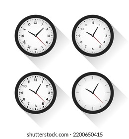 Conjunto de 4 relojes de pared con fondo blanco