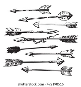  Satz von 9 ethnisch indianischen Pfeilen einzeln auf weißem Hintergrund.handgezeichnet Vektorgrafik im Skizzenstil.  Design-Elemente für T-Shirt oder Tattoo.