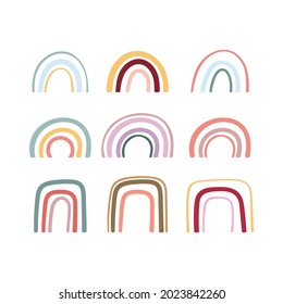 Conjunto de 9 arcoíris coloridos dibujados a mano. Un arcoiris claro y colorido. Doodle de arcoiris de dibujos animados, colección aislada de gráficos.