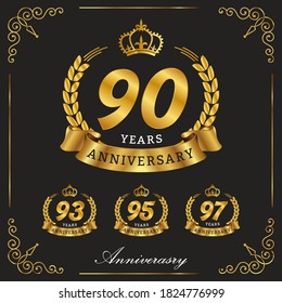 Set 90, 93, 95, 97. goldenes Jubiläumslogo, mit goldenem Band, Lorbeerkranz einzeln auf schwarzem Hintergrund, Vektordesign zur Geburtstagsfeier