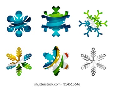 Set von abstrakten farbenfrohen Snowflake Logo Symbole, Winterkonzepte, sauberes modernes geometrisches Design. Mit transparenten abstrakten Linien erstellt