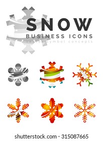 Set von abstrakten farbenfrohen Snowflake Logo Symbole, Winterkonzepte, sauberes modernes geometrisches Design. Mit transparenten abstrakten Linien erstellt