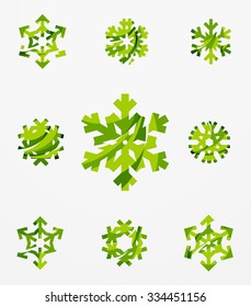 Conjunto de íconos abstractos coloridos del logo del copo de nieve, conceptos de invierno, diseño geométrico moderno y limpio. Creado con líneas abstractas transparentes