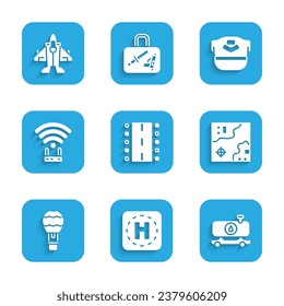 Establecer pista del aeropuerto, plataforma de aterrizaje de helicópteros, camión cisterna de combustible, mapa de viajes mundial, globo aerostático, señal wi-fi del router, sombrero piloto e icono de caza Jet. Vector