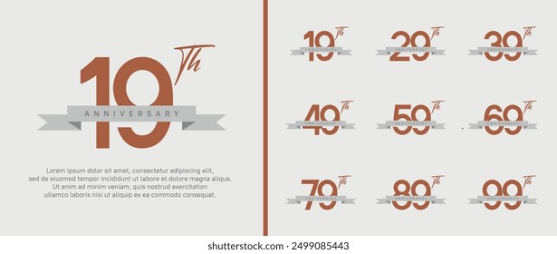 Conjunto de logotipo de aniversario color marrón plano número y cinta gris sobre fondo blanco para la celebración