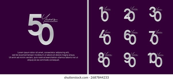 conjunto de aniversário logotipo cor prateada plana no fundo roxo para o momento de celebração