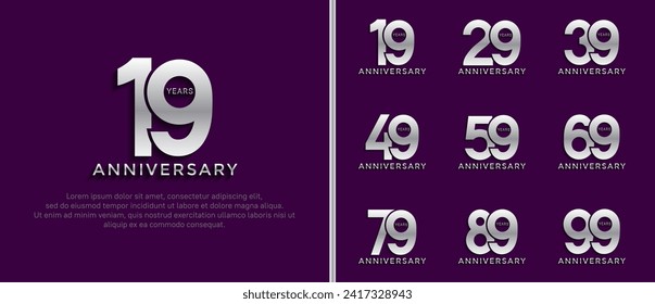 conjunto de estilos de logo de aniversario color plateado sobre fondo morado para un momento especial