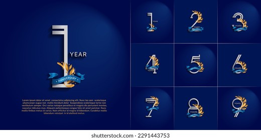 juego de aniversario logotipo plata y color oro, ornamento y cinta azul para celebración especial