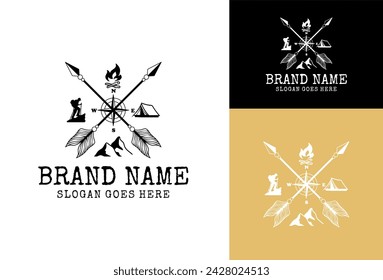 Set von Arrow Cross Adventure Outdoor Logo Vintage. Lagerfeuer, Zelt, Berg und Wandermann Symbol. Abenteuer Etiketten. 
