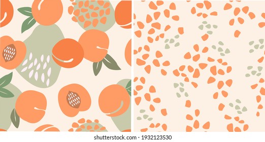 Eine Reihe von künstlerischen nahtlosen Mustern mit abstrakten Blumen, Früchten mit einfachen Formen, Blättern, Pfirsichen in zarten Orangentönen. Vektorgrafik.