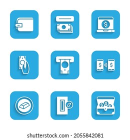 Juego de cajero automático y dinero, Inserción de moneda, cofre del tesoro, transferencia de dinero, barras de oro, pagos rápidos, Laptop con dólar e icono Cartera. Vector
