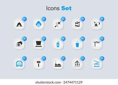 Set Carrusel de la atracción, sombrero del cilindro, cabeza del payaso, victoria del casino, tambor con palos de tambor, máscara festiva, tienda de circo e icono de agua de vidrio de papel. Vector