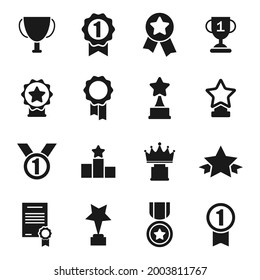 Juego con premio, premio con número 1, uno, trofeo cup, trofeo cup con medalla ganadora estrella, trofeo star, usuario con icono de vector de clasificación 