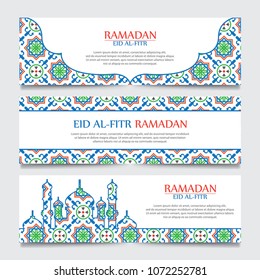 Conjunto de cabeçalho bonito ou bandeira para Ramadan kareem e eid com fundo colorido e mesquita. Cartão Ramadan Kareem, publicidade, desconto, cartaz.