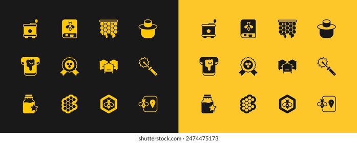 Set Apicultor con sombrero de protección, panal de abejas, colmena para las abejas, y panal de abejas, premio, extractor y libro sobre icono. Vector