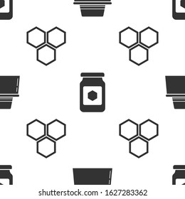 Set Beekeeper with protect hat, Jar of honey and Honeycomb on seamless pattern. Vector