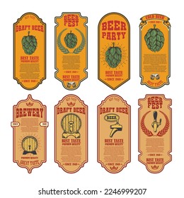 Juego de etiquetas de cerveza con ilustraciones de barriles de cerveza y lúpulo. Ilustración del vector