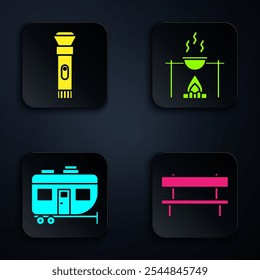 Set Banco, linterna, Rv Camping remolque y fogata y olla. Botón cuadrado negro. Vector