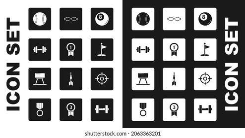 Fijar la bola de billar de Billiard, Medalla, Dumbbell, Tenis, Bandera de Golf, Glasses para nadar, Deporte Target e ícono de caballo Pommel. Vector