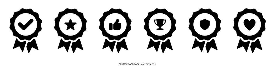 Conjunto de ícones de emblema de prêmio preto marca de seleção, estrela, polegares para cima, troféu, escudo e coração. Perfeito para realizações, certificações, recompensas e reconhecimentos em design minimalista. Distintivo, ícones, vetor.