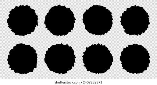 Conjunto de siluetas de círculos negros con bordes dentados. Colección de piezas de papel rotas.