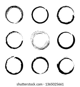 Set of black grunge circle for design