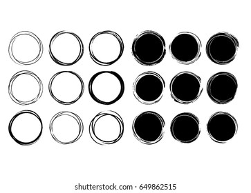 Conjunto de manchas pretas Grunge Circle, formas. Ilustração vetorial. Coleção De Círculos De Tinta Desenhados À Mão.